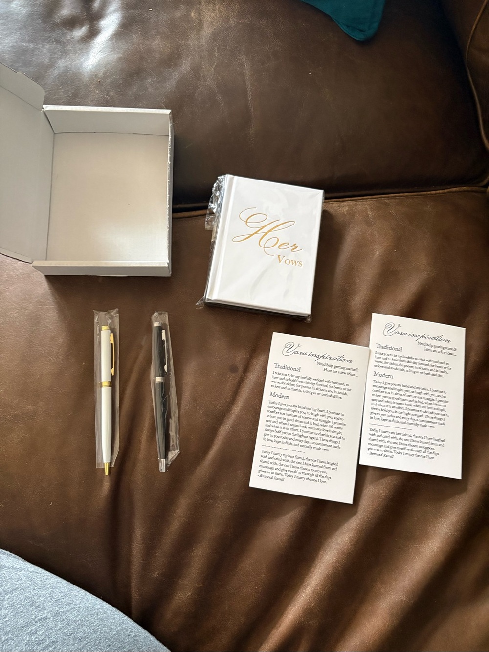 His & Her Vows Booklet Set with White and Black Pens